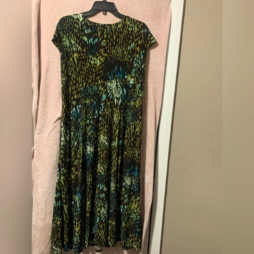 Dresses - Picture 3 of 3